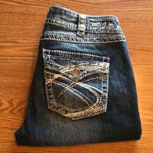 SILVER JEANS WOMEN’S SUKI SURPLUS CAPRIS, SIZE 33.